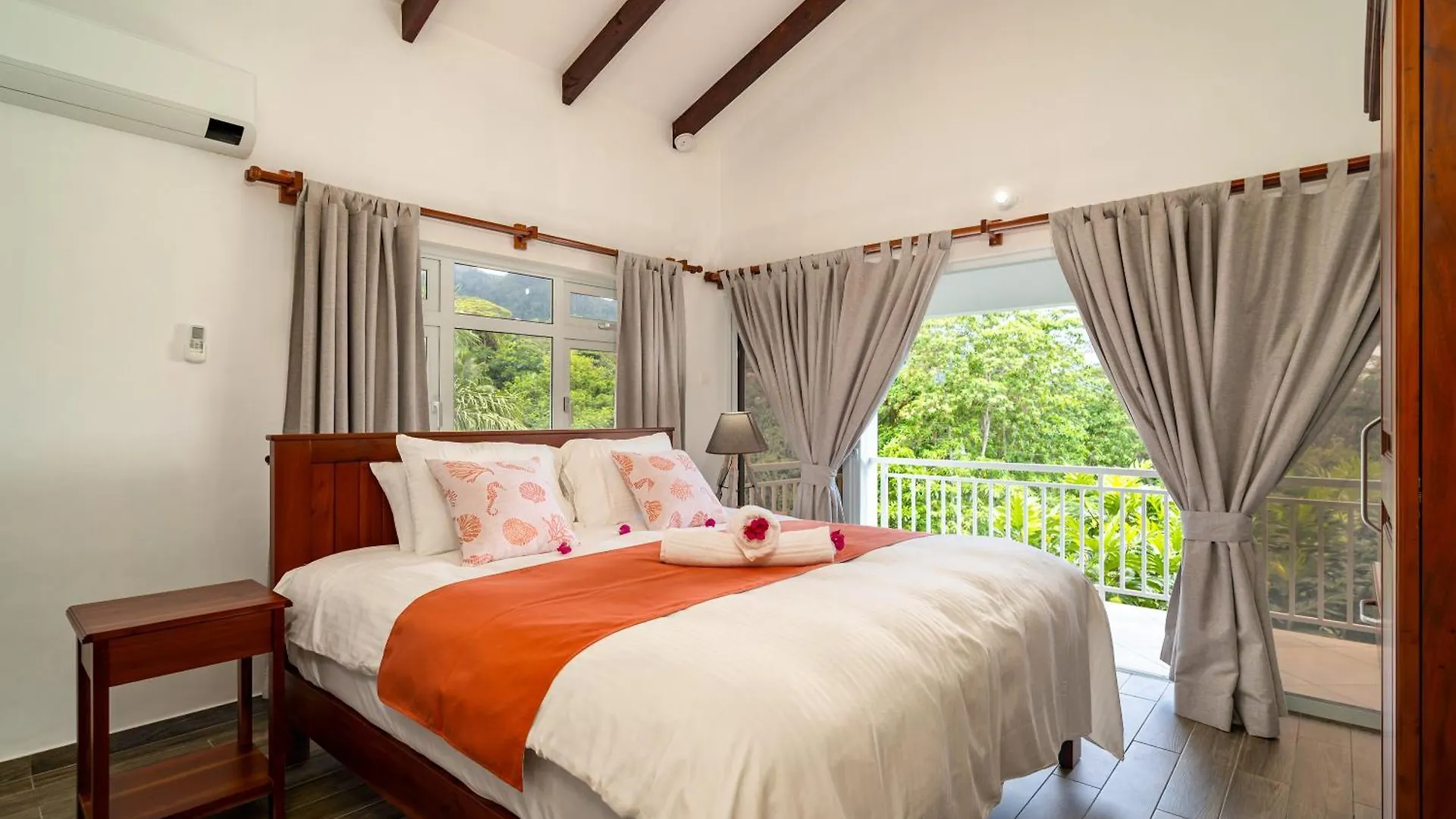 Au Cap Self Catering Villa Anse aux Pins