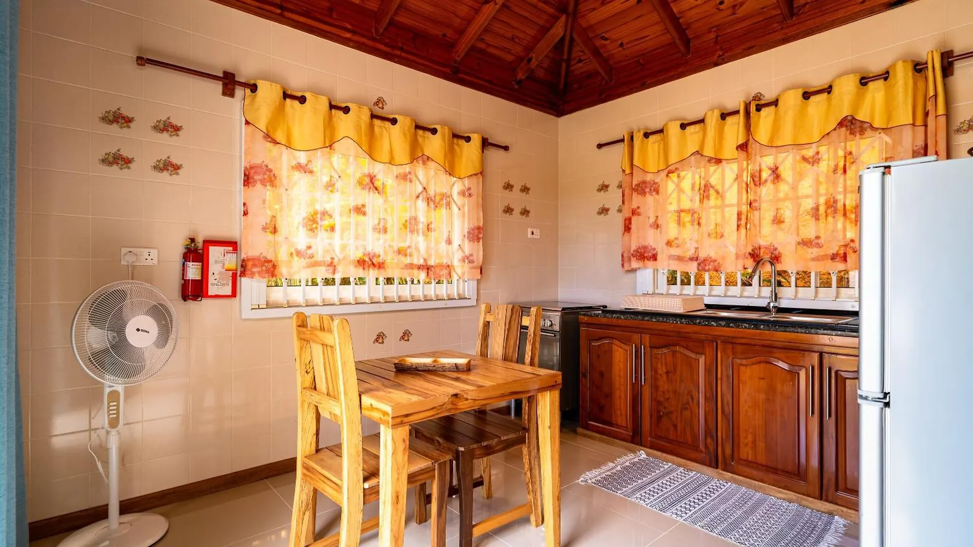 Au Cap Self Catering Villa Anse aux Pins Feriehus